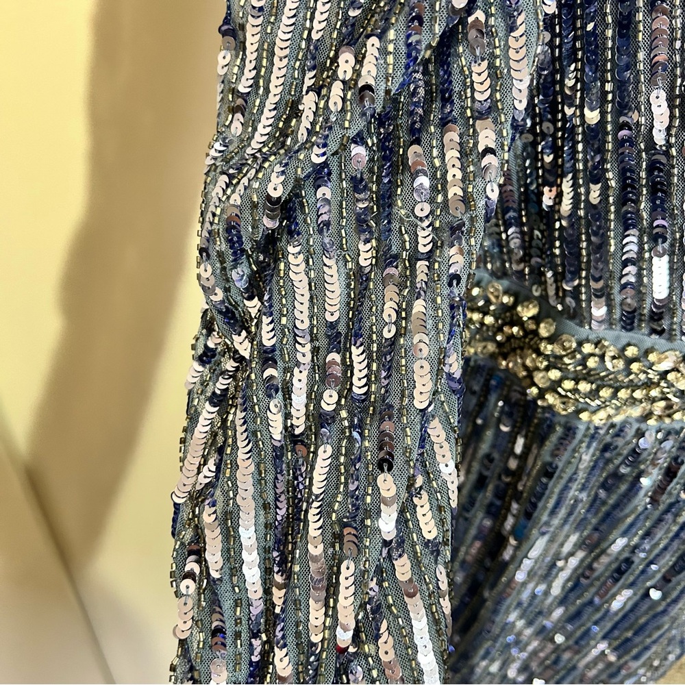 Mac duggal long sleeved sequin formal gown size 16 - Picture 8 of 15